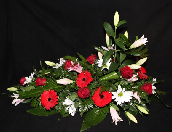 deuil fleurs composition florale gerbe raquette coussin tombe cercueil pas cher prix reduit nantes saint nazaire savenay 44